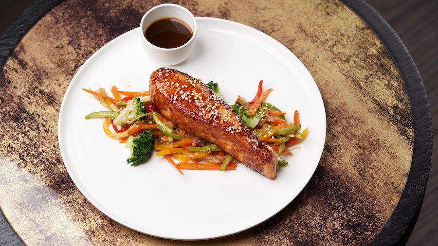 Teriyaki Salmon & Julienned Vegetables main pic